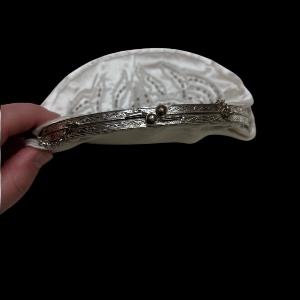 Vintage White Beaded Clutch - Picture 5 of 6